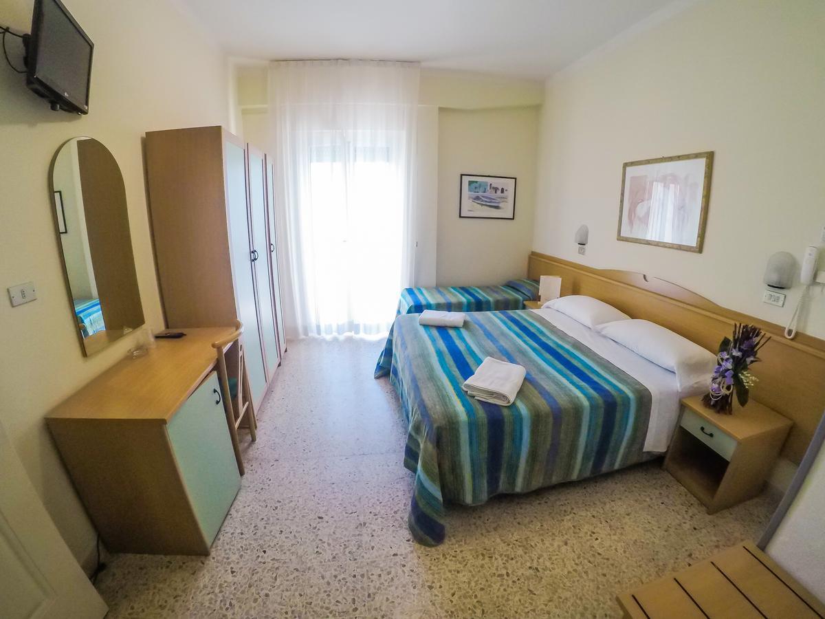 Hotel Simplon Bellaria-Igea Marina Buitenkant foto