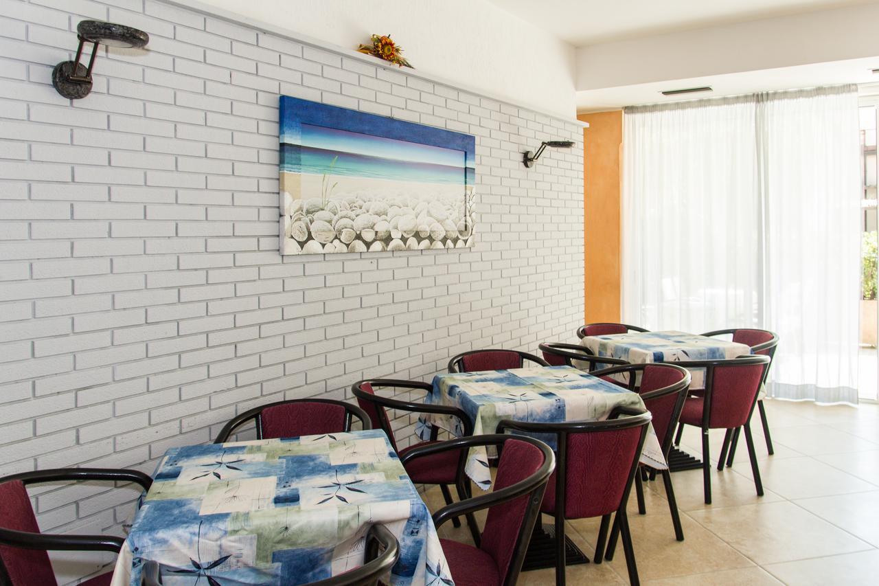 Hotel Simplon Bellaria-Igea Marina Buitenkant foto