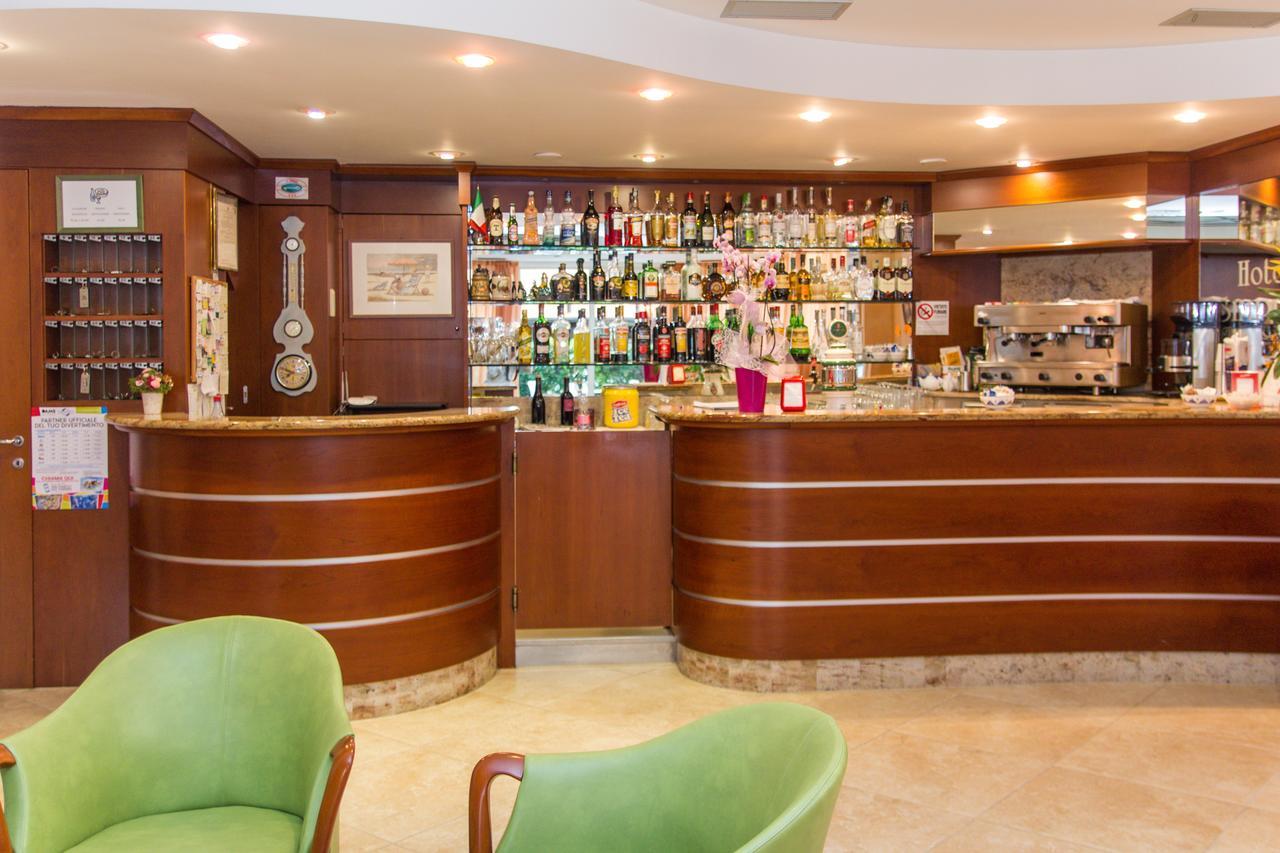 Hotel Simplon Bellaria-Igea Marina Buitenkant foto